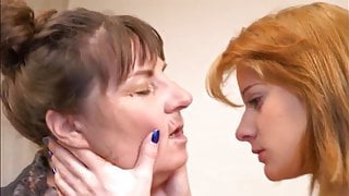 Kiss me mommy
