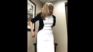 Public Paulina – Stripping Off My Dress + Cumming In The Office